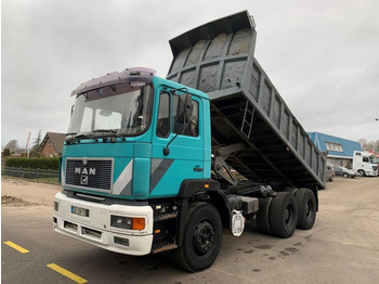 Самосвал камион MAN 33.372