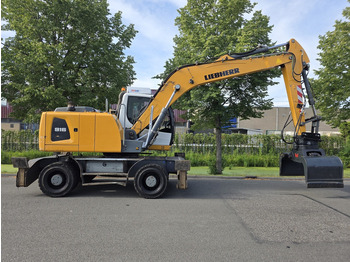 Багер за манипулиране на материали LIEBHERR A 916