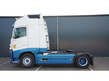 Влекач VOLVO FH 460