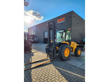 Лизинг на  JCB 930 4 x 4 JCB 930 4 x 4: снимка 1