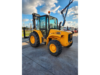 Лизинг на  JCB 930 4 x 4 JCB 930 4 x 4: снимка 4