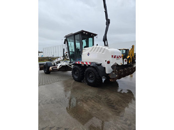 Грейдер New Holland F106.6: снимка 4