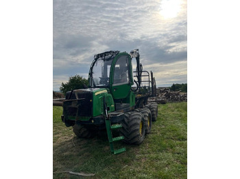Форвардер John Deere 810 E: снимка 2