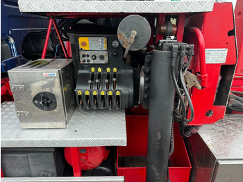 Камион, Камион с кран Scania P420 6X2*4, Hooklift-truck with Crane, 2008: снимка 4 Камион, Камион с кран Scania P420 6X2*4, Hooklift-truck with Crane, 2008: снимка 4