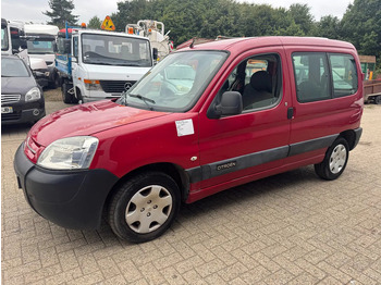 Лек автомобил CITROËN