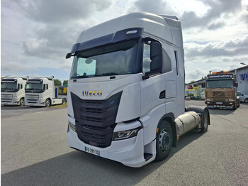 Влекач IVECO S-WAY