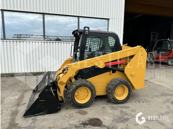 Мини челен товарач CATERPILLAR