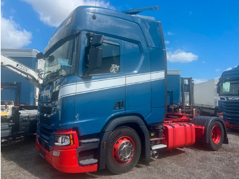 Влекач SCANIA R 450
