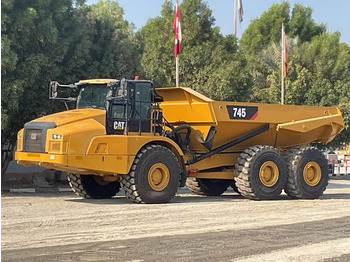 Съчленен самосвал CATERPILLAR 745