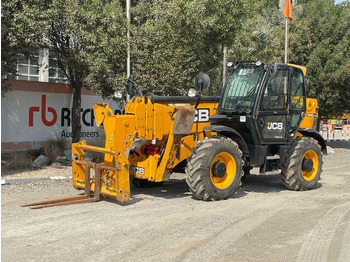 Телескопичен товарач JCB