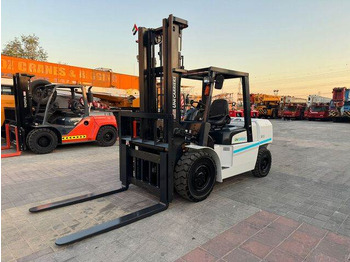 Дизелов мотокар UNICARRIERS
