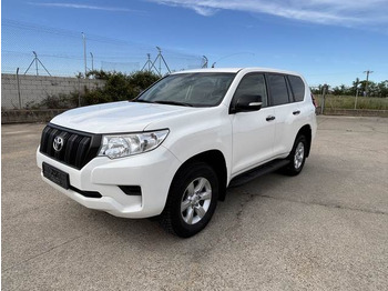Джип TOYOTA Land Cruiser