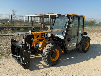 Телескопичен товарач JCB