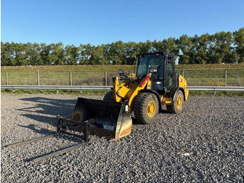 Колесен товарач CATERPILLAR 906