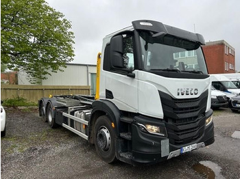 Самосвал камион IVECO X-WAY