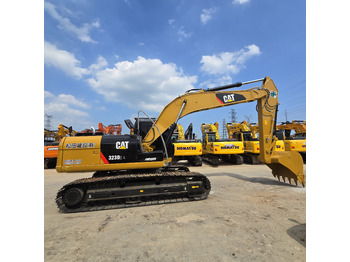 Багер CATERPILLAR 323D2L