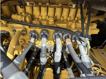 Верижен багер Caterpillar 330GC: снимка 5