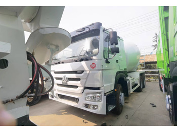 Бетоновоз Sinotruk HOWO 371 6*4 Concrete mixer truck: снимка 3