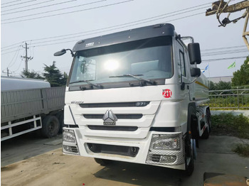 Камион цистерна SINOTRUK HOWO