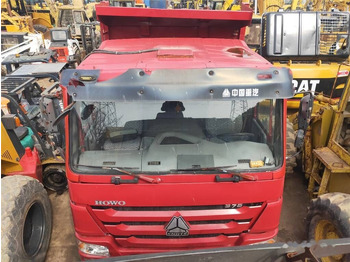 Самосвал камион SINOTRUK HOWO