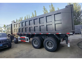 Самосвал камион Sinotruk HOWO 8*4 Dump truck: снимка 3