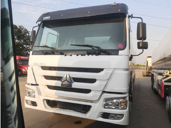 Камион цистерна SINOTRUK HOWO