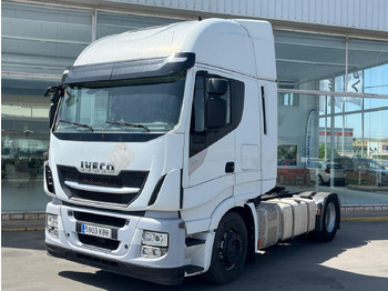 Влекач IVECO