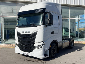 Влекач IVECO S-WAY