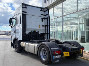 Влекач Cabeza Tractora IVECO S-WAY 510 AUTOMATICO CON INTARDER: снимка 4 Влекач Cabeza Tractora IVECO S-WAY 510 AUTOMATICO CON INTARDER: снимка 4