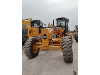 Грейдер CATERPILLAR 140H