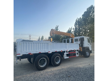 Камион с кран SINOTRUK HOWO