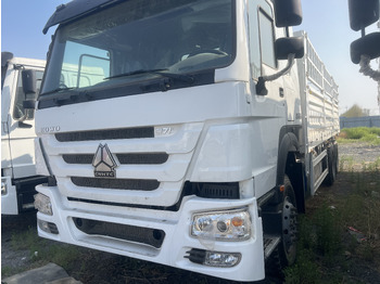 За превоз на животни камион SINOTRUK HOWO