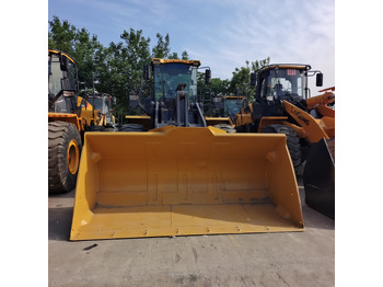 Колесен товарач XCMG LW600FV