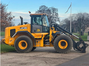 Колесен товарач JCB 457