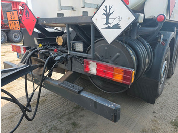 Камион цистерна Mercedes-Benz Actros 2544 6x2 Tankwagen: снимка 3