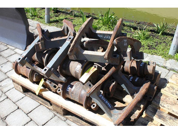 Гумени - Ролки за Строителна техника R 924 HDSL, R 934: снимка 3 Гумени - Ролки за Строителна техника R 924 HDSL, R 934: снимка 3