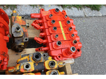 Хидравличен клапан за Строителна техника Schaeff HML 30 A: снимка 5 Хидравличен клапан за Строителна техника Schaeff HML 30 A: снимка 5