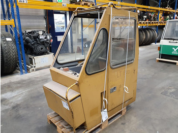 Кабина и интериор LIEBHERR