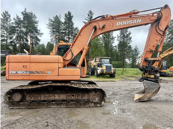 Верижен багер Doosan DX180LC PYÖRITTÄJÄLLÄ: снимка 3