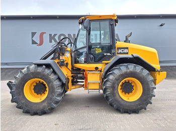 Колесен товарач JCB