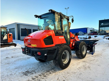 Нови Колесен товарач Kubota R090 Auravarustuksella uusi: снимка 4