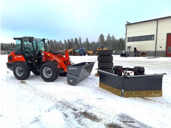 Колесен товарач KUBOTA R090