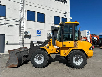 Колесен товарач VOLVO L30B