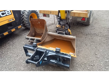 Колесен багер Wacker Neuson 6503 PIHTIENGCON, 2-KAUHAA, PIIKIT: снимка 5