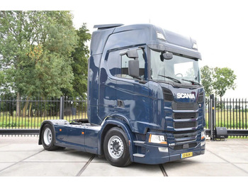 Влекач SCANIA S 450