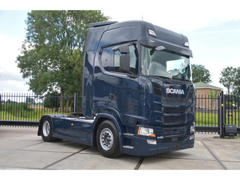Влекач SCANIA S 450