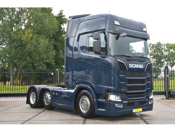 Влекач SCANIA S 520