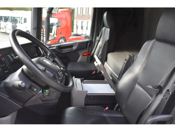Влекач Scania S410 NGS 4x2EB MEGA 95 cm or 103 cm driving height - RETARDER - 817 TKM - FULL AIR - PARK. AIRCO - LEATHER SEATS - 2 x FUEL TANK: снимка 5