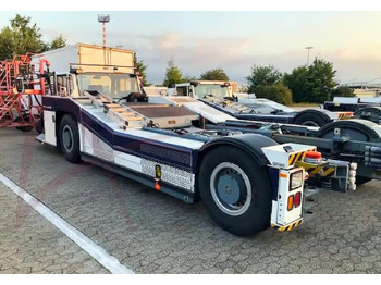 Влекач на самолети GOLDHOFER