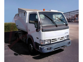 Камион NISSAN